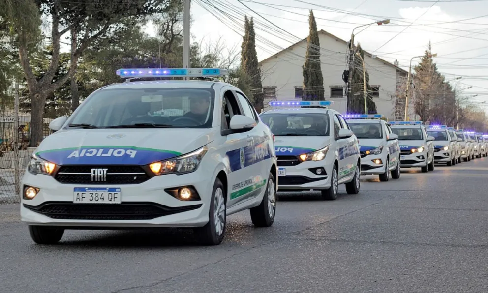 El gobierno provincial entregó 15 móviles para la Policía del Chubut
