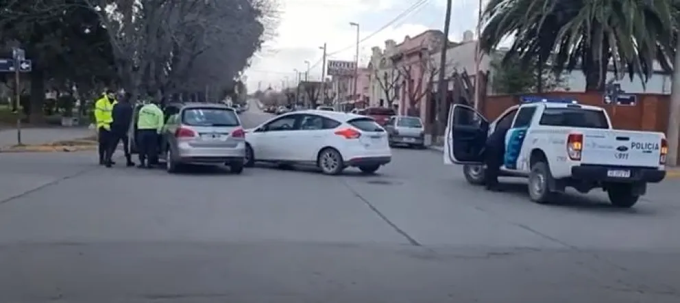 Choque en Patagones: Defensa Civil y personal policial trabajó en el lugar     