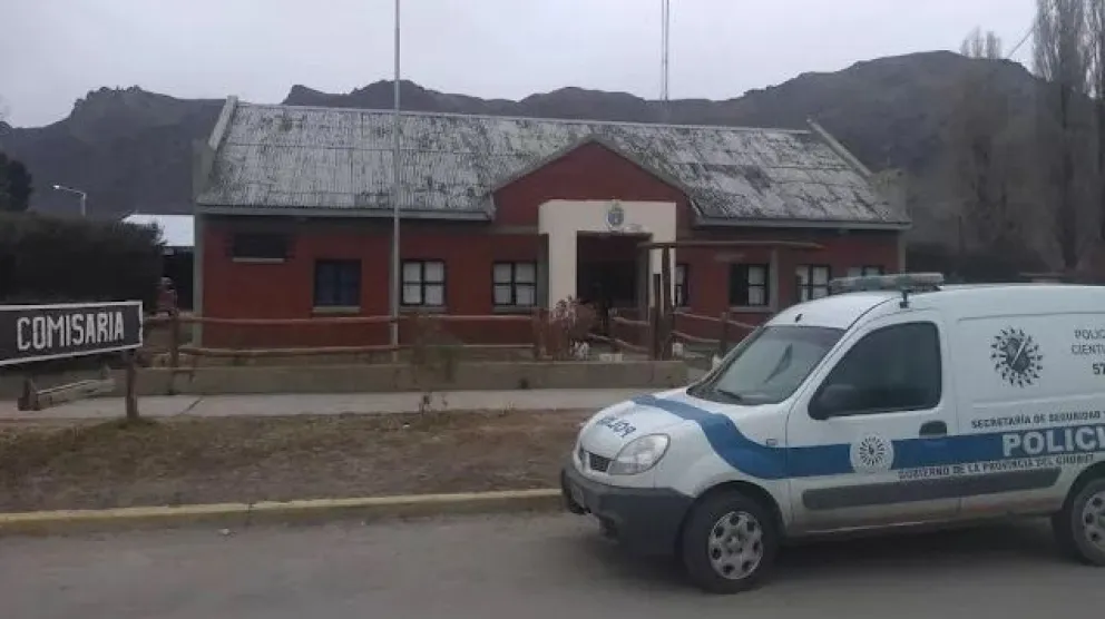 Macabro hallazgo: un perro descubrió un cadáver enterrado en una canchita de fútbol