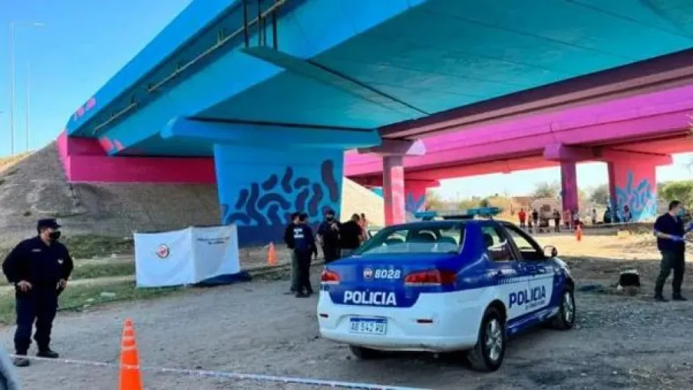 Tragedia: una mujer salvó a su bebé antes de morir arrollada por un tren