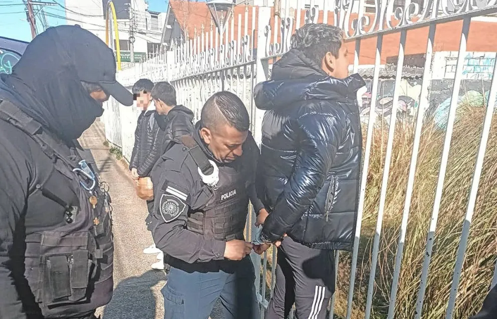 Robó una campera de una tienda en pleno centro y fue detenido