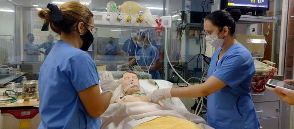 Éxodo de enfermeros a Paraguay y Brasil por la diferencia cambiaria  