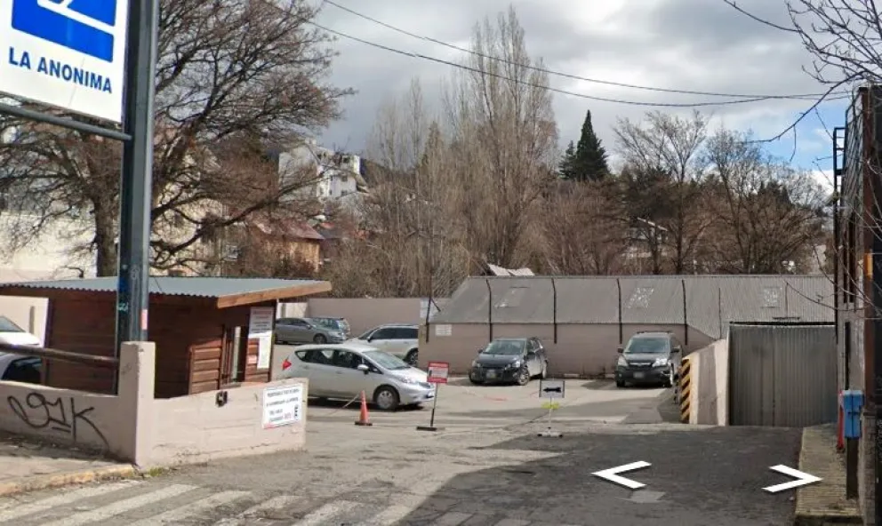 Cobraba el estacionamiento en un supermercado pero no le hacían los aportes laborales