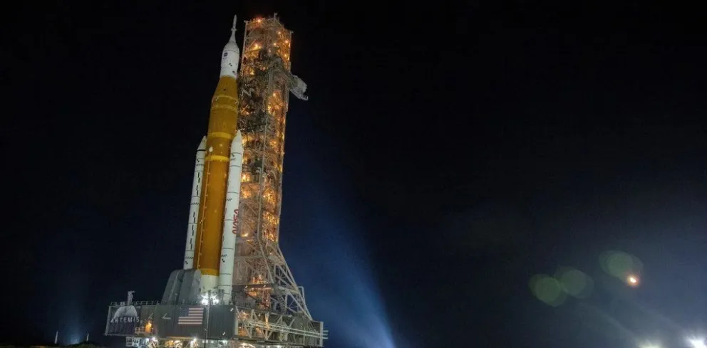 La NASA ya instaló el megacohete con el que busca llegar a la Luna