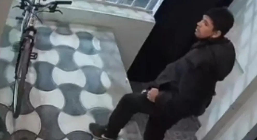 Escracharon a un ladrón que se llevó una bici de un gimnasio