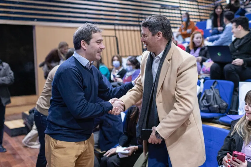 Luque participó de la apertura del 1° Congreso Inter-Residencias de Clínica Médica del Chubut