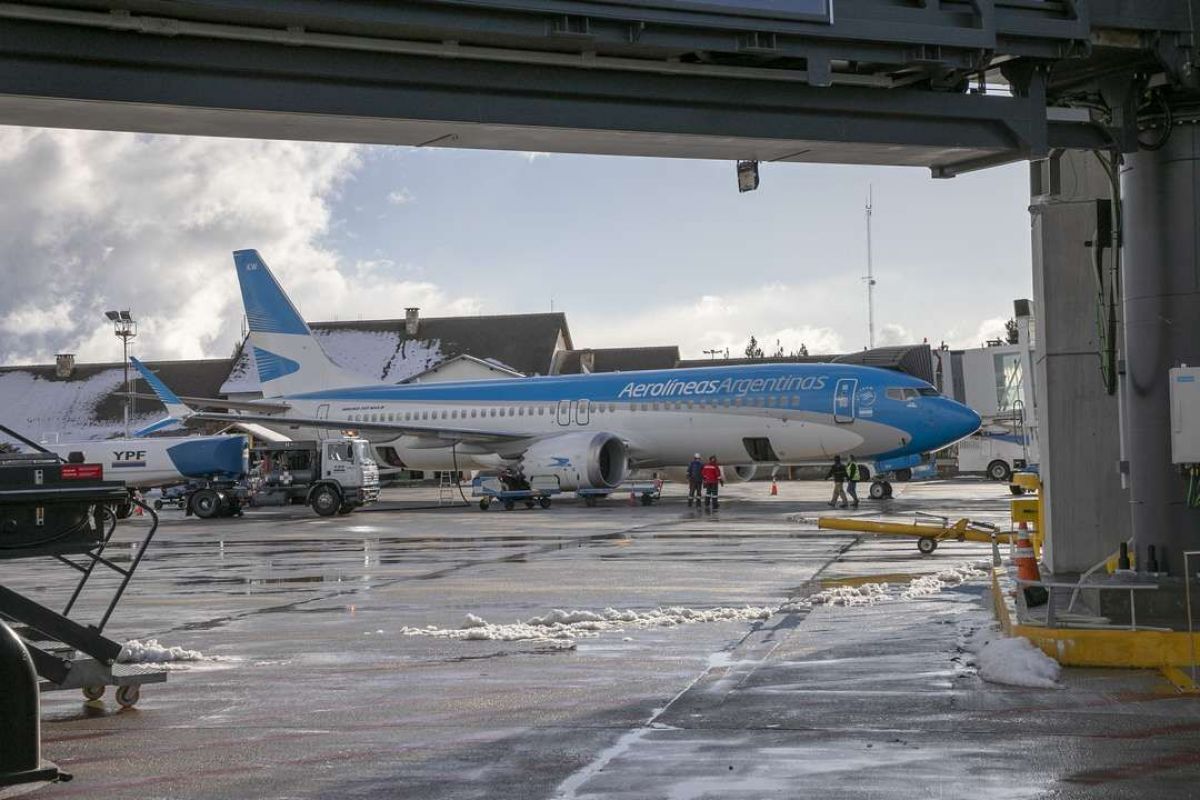 Provincia trabaja para recuperar la conexión aérea entre Viedma y Bariloche