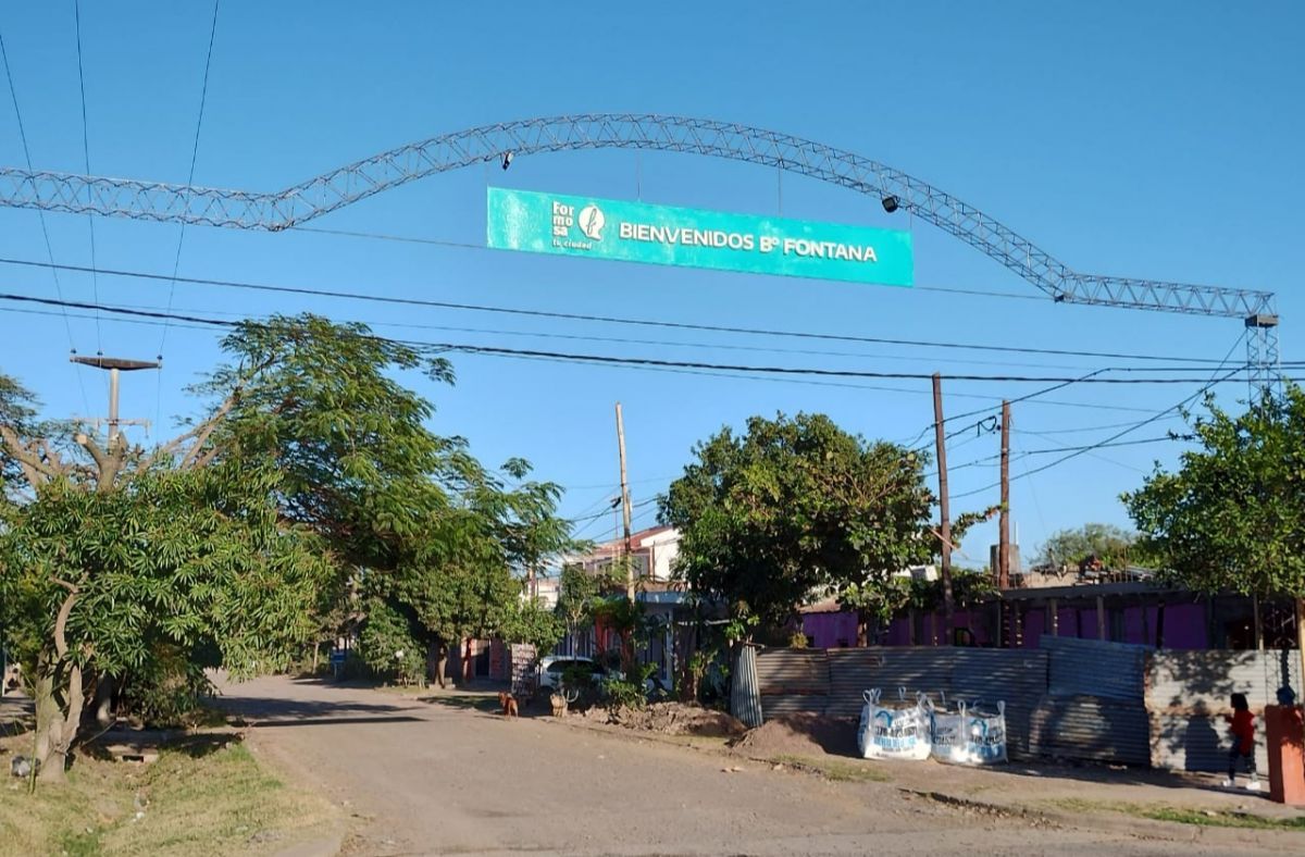 El Municipio acondicionó el arco histórico del barrio Fontana