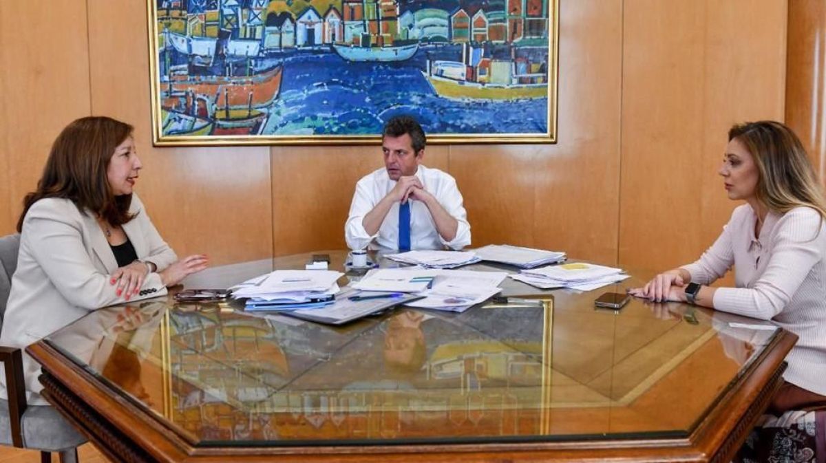 Recortes: Carreras dijo que se "intensificarán" las gestiones para que no afecten a la Provincia
