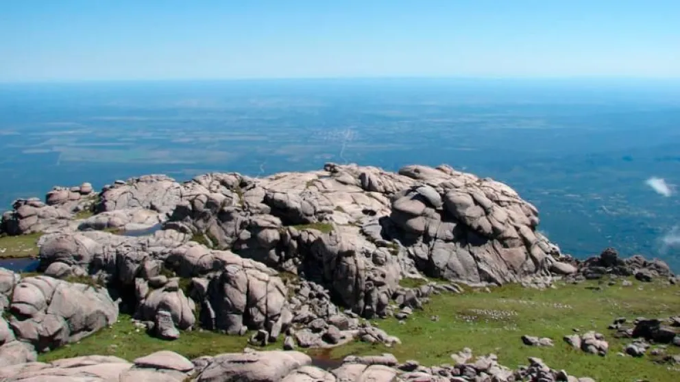 Levantan la prohibición para ingresar a los cerros Champaquí y Los Gigantes. 