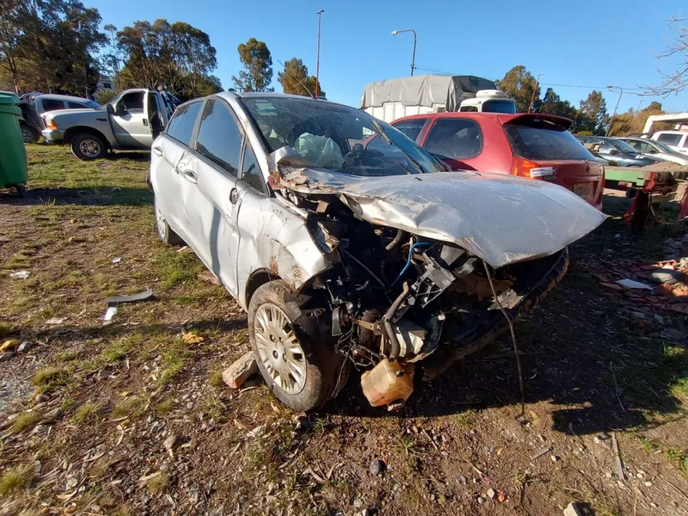 El misterio del Ford Fiesta volcado y abandonado: sorpresa en las novedades de último momento   