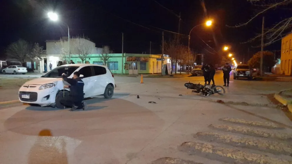 Nuevo accidente de tránsito en Ituzaingó y Schieroni: un motociclista resultó herido