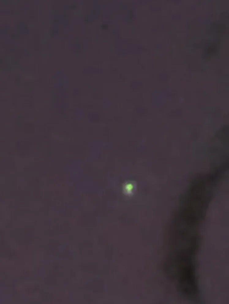 Una luz rara apareció sobre el cielo de la Comarca Viedma-Patagones