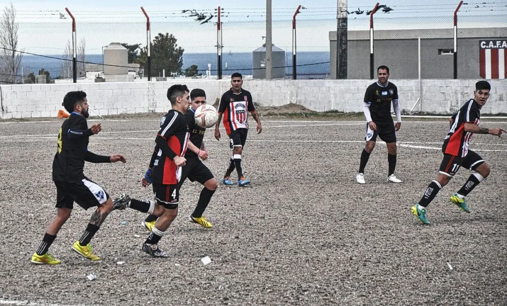 Segundo y tercero, frente a frente