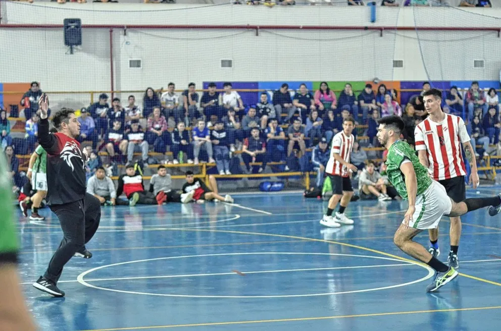 Petroquímica e Independiente de Trelew, van por el título