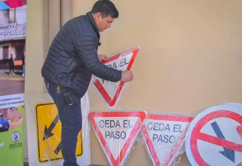 Incorporan señalizaciones de tránsito para las calles santotomeñas