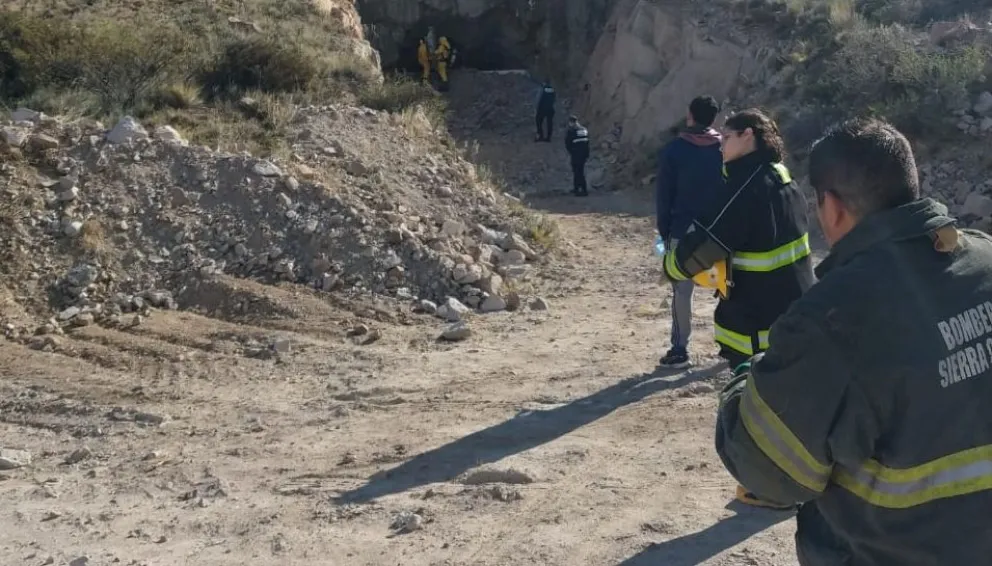 Expertos realizan una inspección a un polvorín en el que apareció el peligroso cianuro