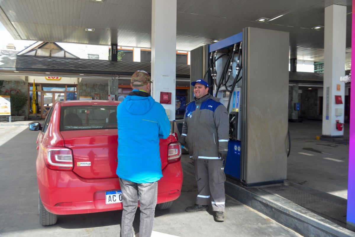 Se postergó la suba de combustibles para la segunda quincena de enero