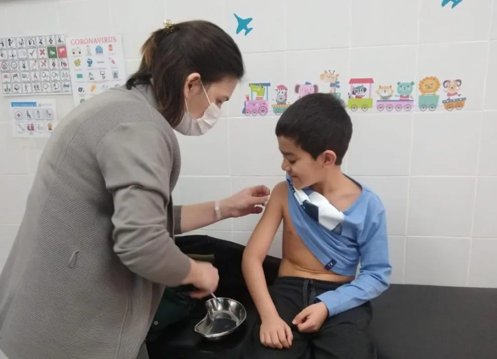 Exitosa campaña de vacunación en el Hospital Alvear de Comodoro Rivadavia 