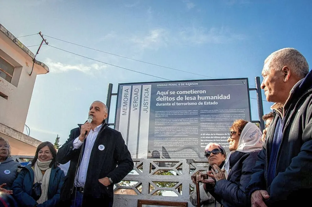 Aniversario Masacre de Trelew: Autoridades participaron del descubrimiento de placa en la Unidad Nº 6 de Rawson