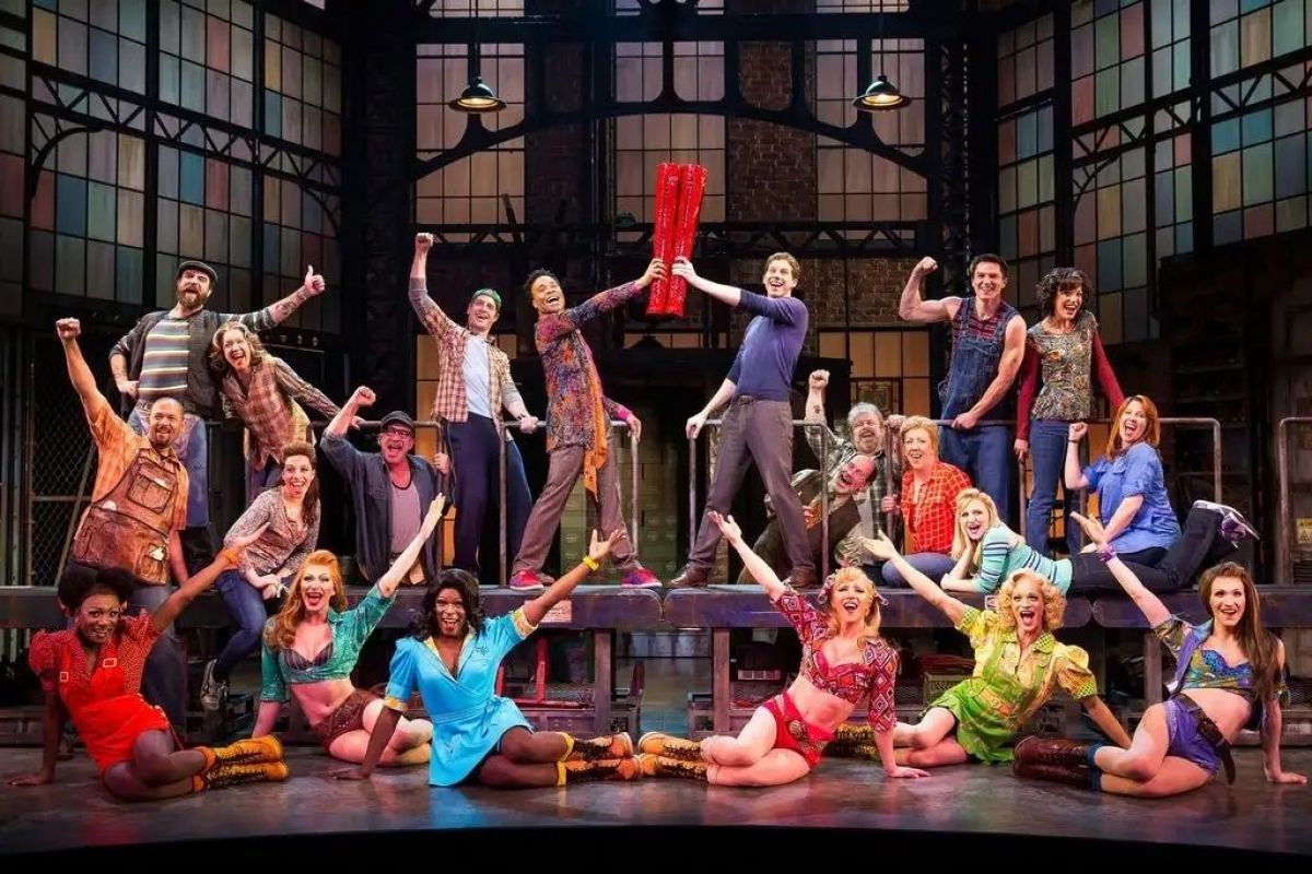“Kinky Boots”, el ovacionado musical que pisa fuerte en la Avenida Corrientes