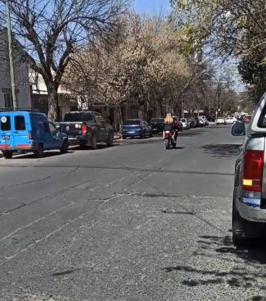 Transitar por ahí es un peligro: la principal avenida del macrocentro está destrozada