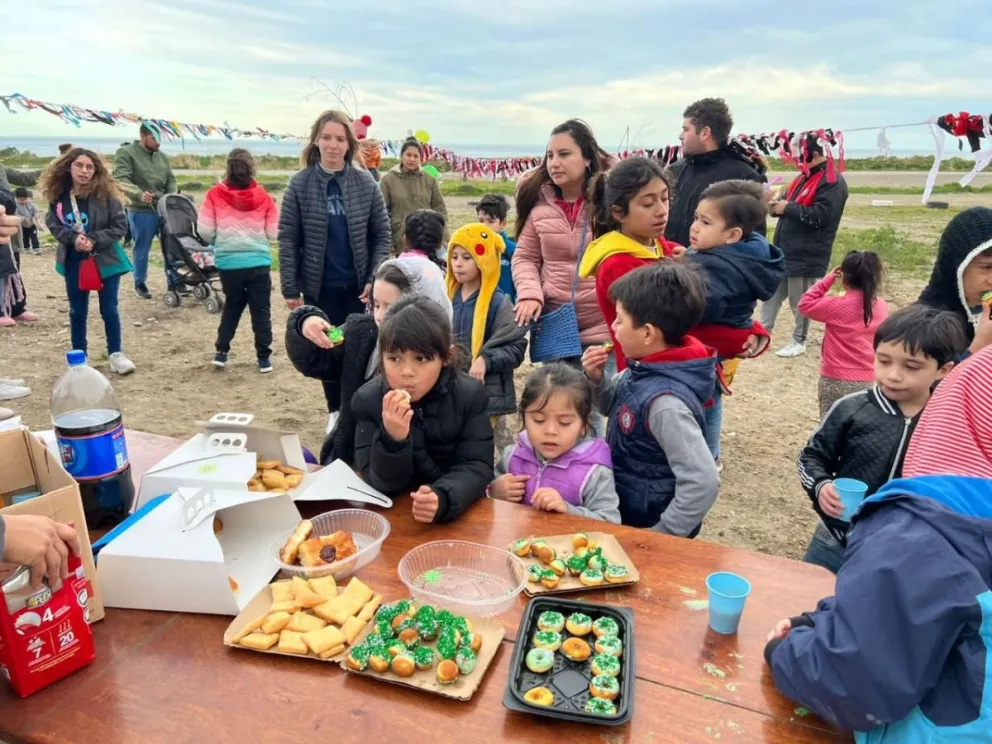 El Pro celebró con niños del Stella Maris y las 1008 Viviendas en su día