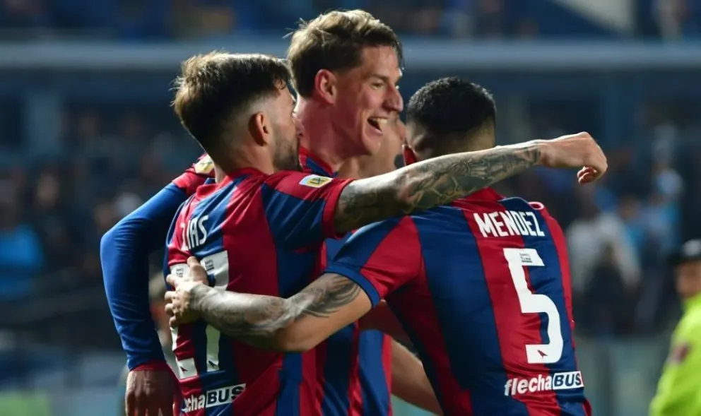 Golpe azulgrana en el Cilindro: San Lorenzo le ganó a Racing, que terminó con nueve
