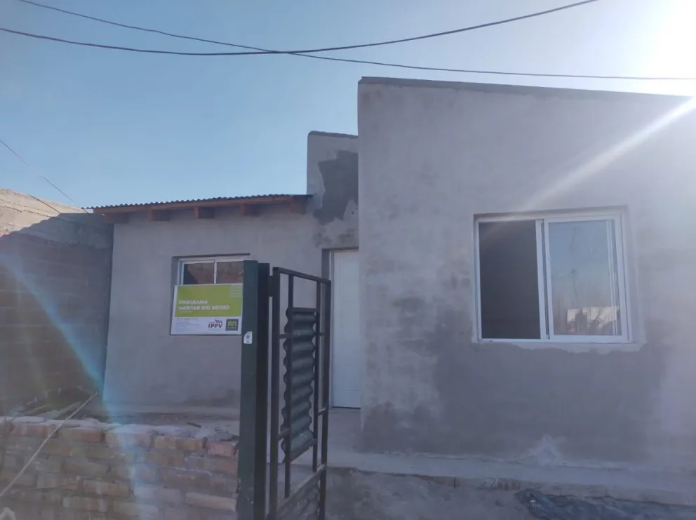 En Chacra Monte se están ejecutando 19 viviendas, con un importante avance. Otras 5 están en Mosconi, 5 en Carlos Soria y 1 en Procrear.