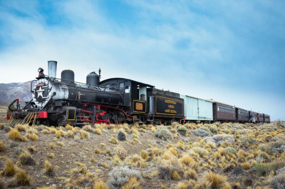 "La Trochita" promociona sus 100 años con actividades en el Valle