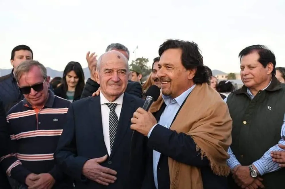 Foto: Homenaje a Rodolfo Aredes