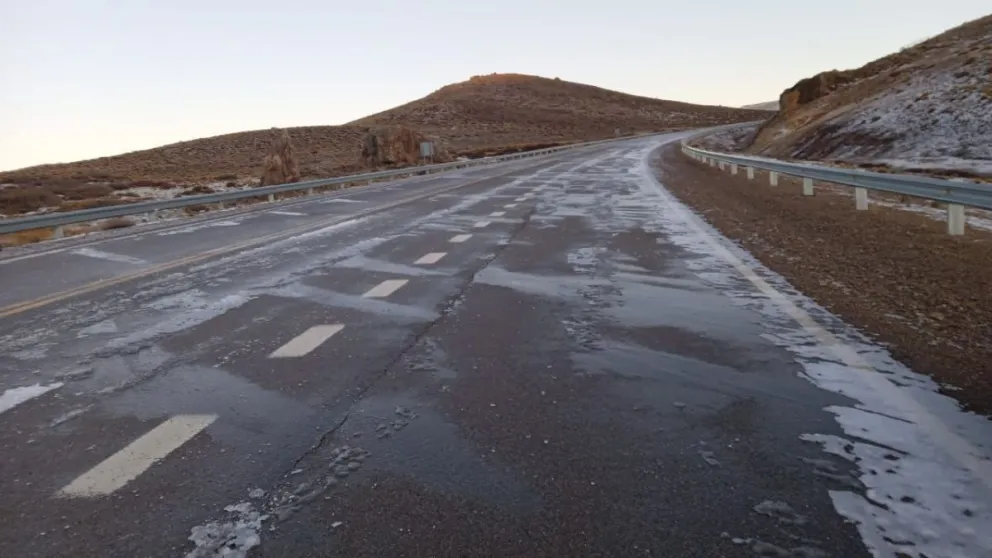 Sigue la nieve y hay que prevenir: mirá el video con consejos para transitar en calles y rutas