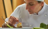 La chef barilochense Julieta Marmorato se presentará en el programa Cocineros Argentinos