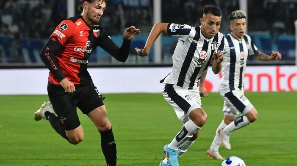 Talleres le empató a Colón sobre el final en el Kempes en un partido vibrante
