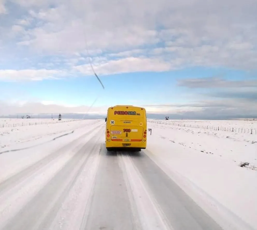 La nieve volvió a sorprender en un atípico invierno comodorense