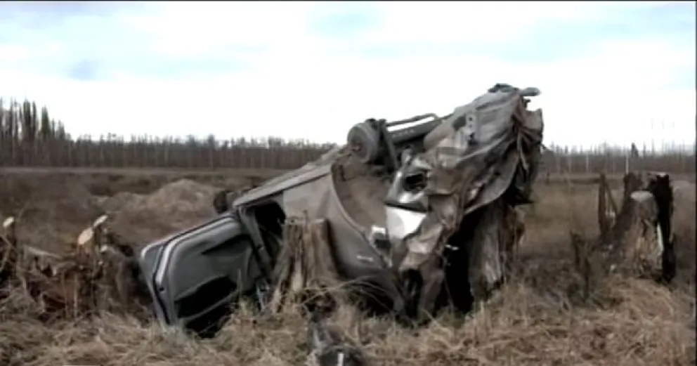 Volcó, está internado, y le desmantelaron el auto que quedó a la vera de la ruta