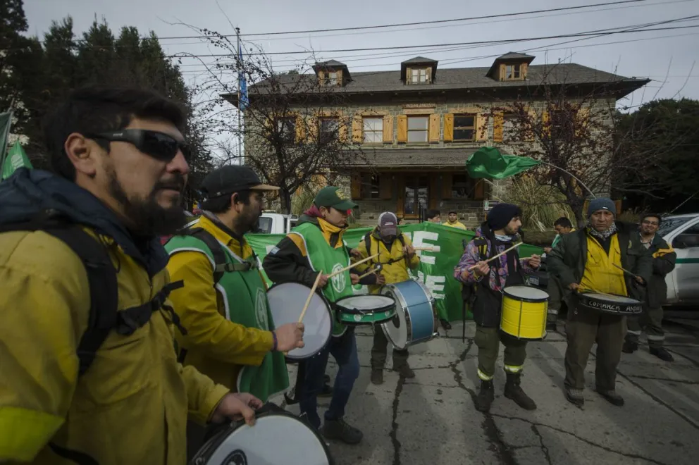 Trabajadores de Parques Nacionales paran y marchan para defender sus puestos laborales
