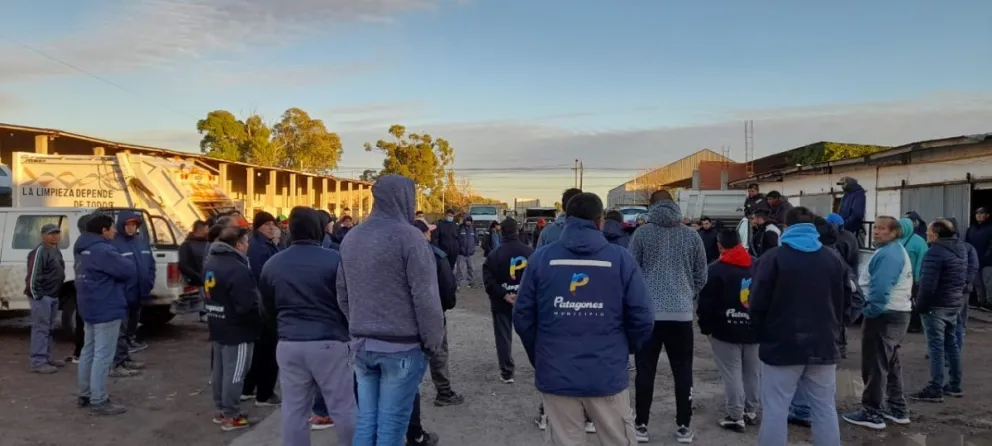 Los municipales llegaron a un acuerdo con el Ejecutivo y levantaron las medidas de fuerza