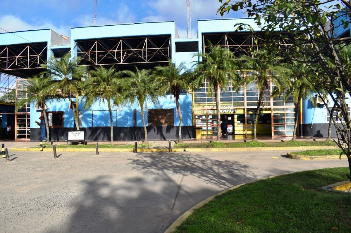 Secuestraron cubiertas y mercaderías sin aval aduanero en la Terminal