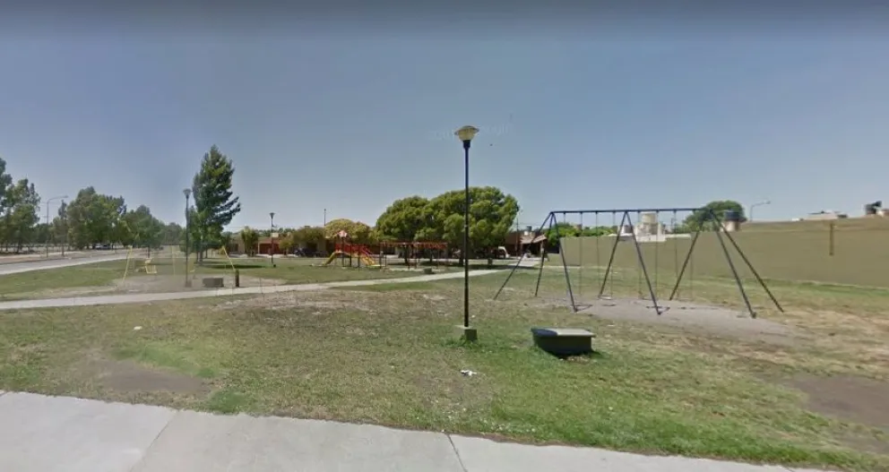 Alertan que un sujeto se masturbó en los juegos de una plaza