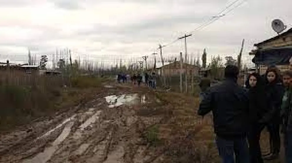 Estaban compartiendo unos tragos y terminó con un apuñalado