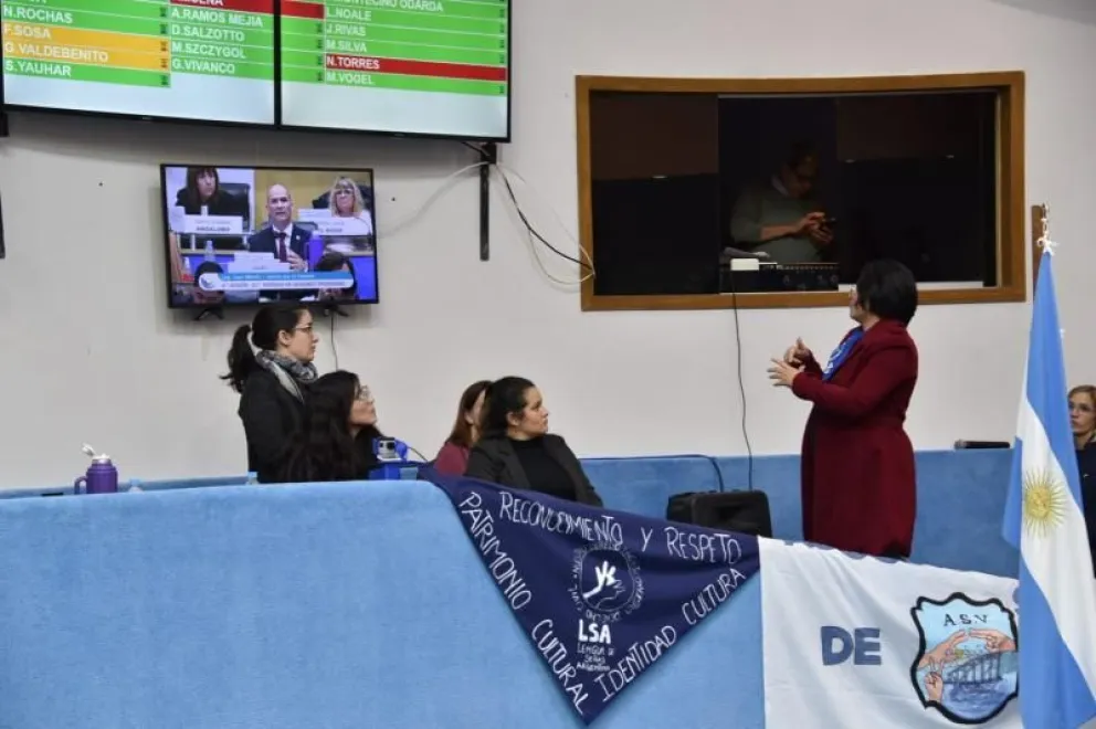 Se aprobó el proyecto para incorporar la Lengua de Señas en todos los niveles escolares