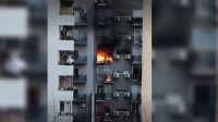 Insólito: quiso apagar una servilleta que se prendió fuego y se le incendió el departamento