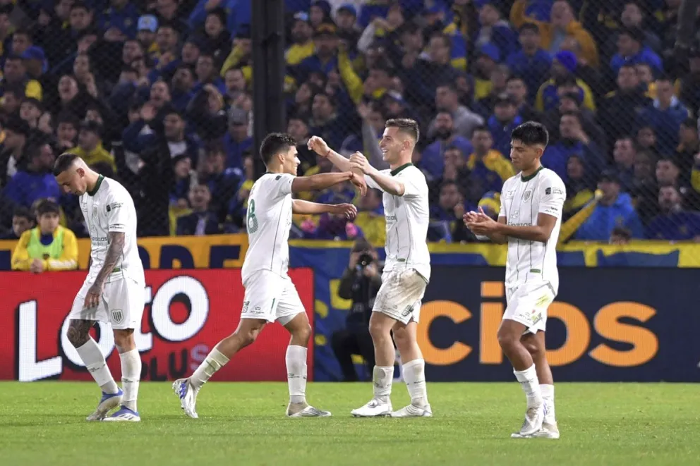 Boca fue goleado por Banfield en La Bombonera