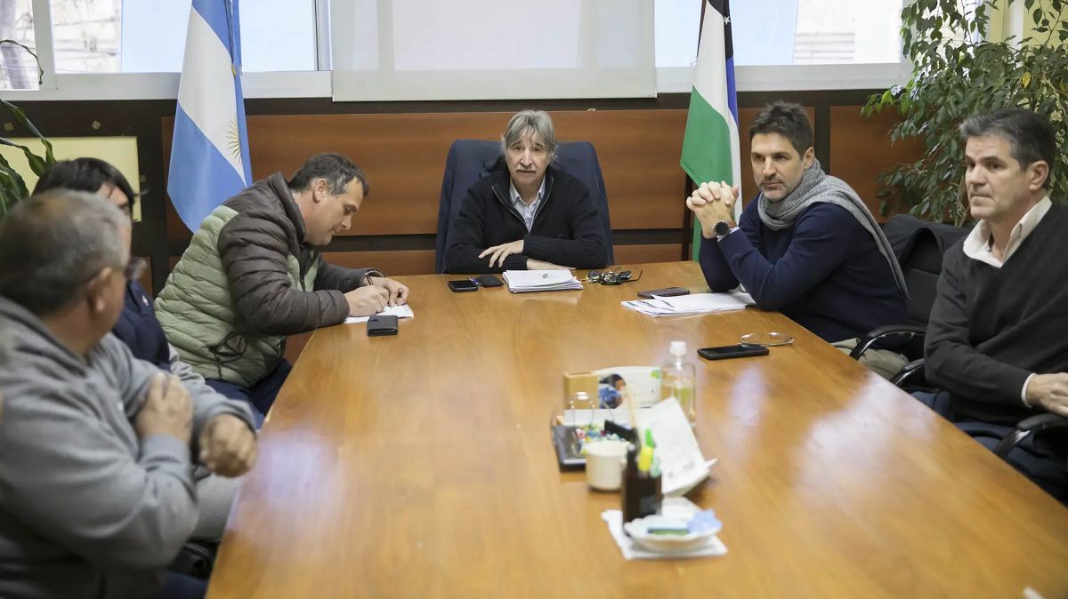 El Gobierno abrió una mesa de diálogo con transportistas