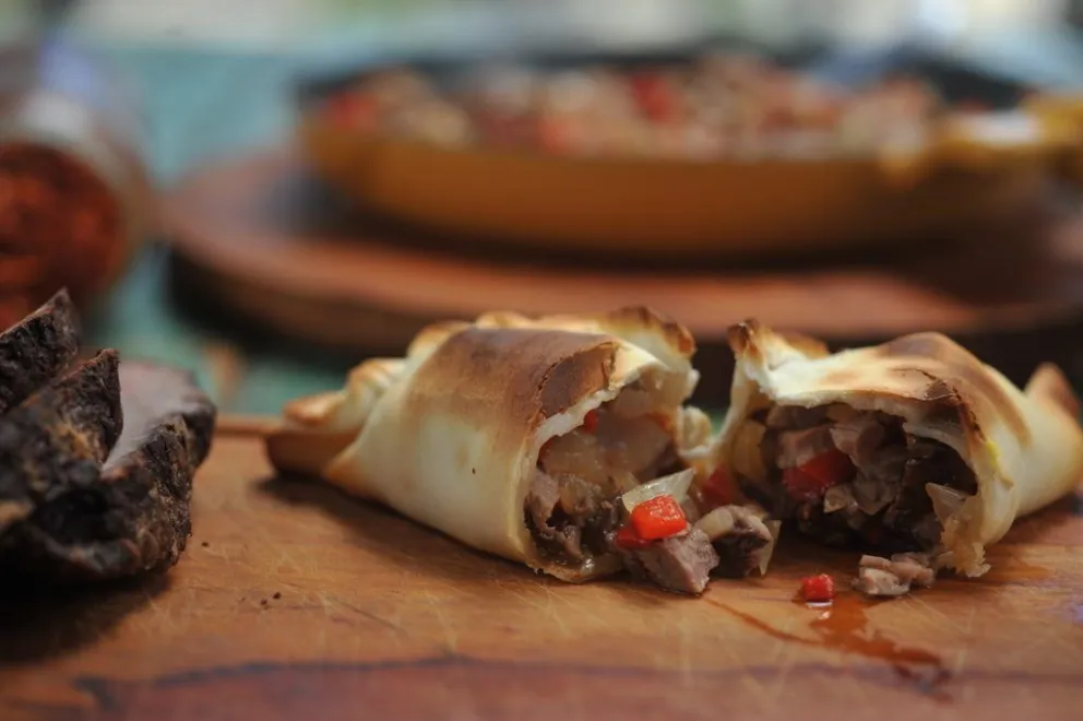 Cómo hacer unas exquisitas empanadas de carne con las sobras del asado 