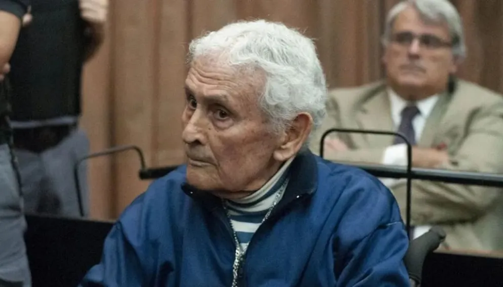 Falleció el genocida Miguel Osvaldo Etchecolatz "y sin decir dónde están"