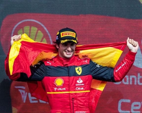 Fórmula 1: Carlos Sainz ganó un accidentado Gran Premio de Silverstone 