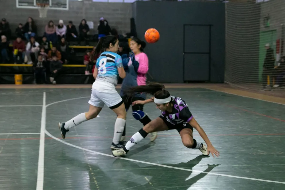 El femenino se divide entre Gimnasio 1 y 3