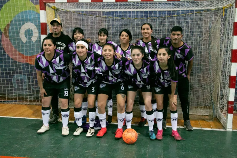 Fénix dio la nota en el arranque del futsal